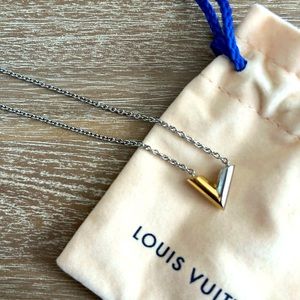 Louis Vuitton Essential V Necklace
